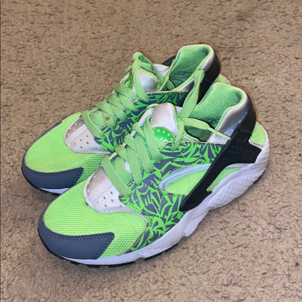 Boys Nike Hurraches